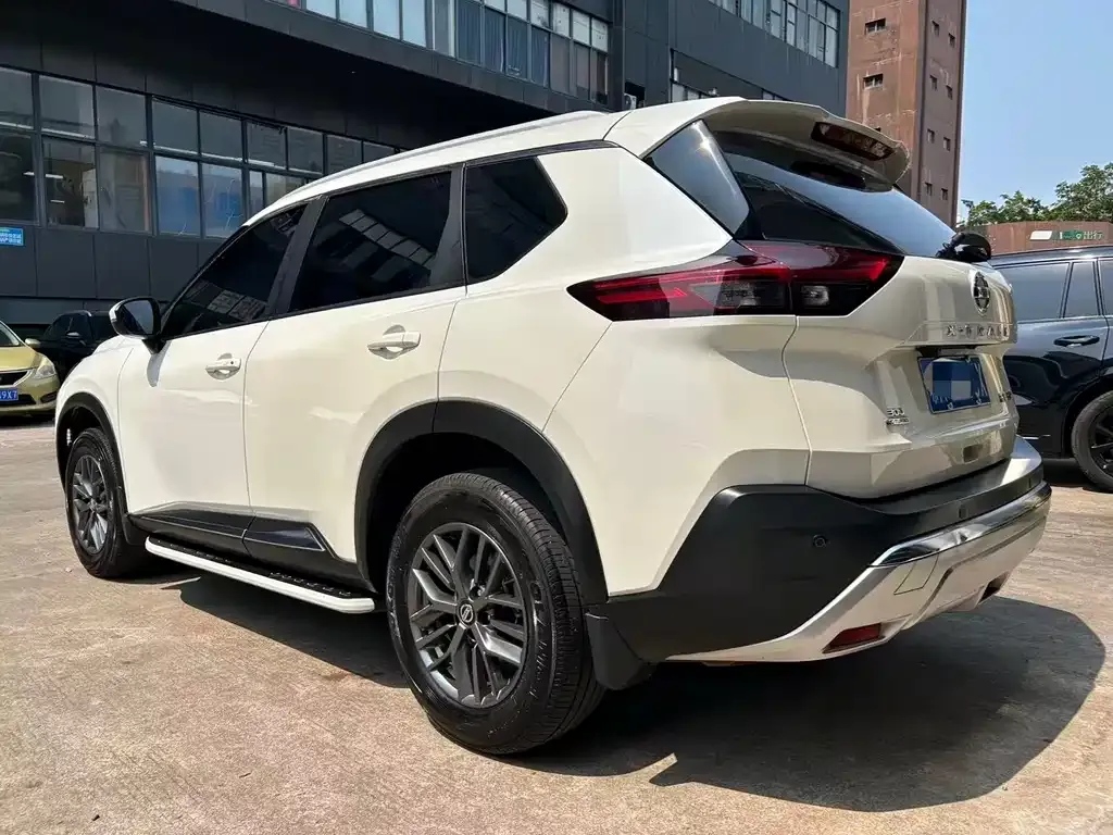 Nissan X-Trail — фото 9