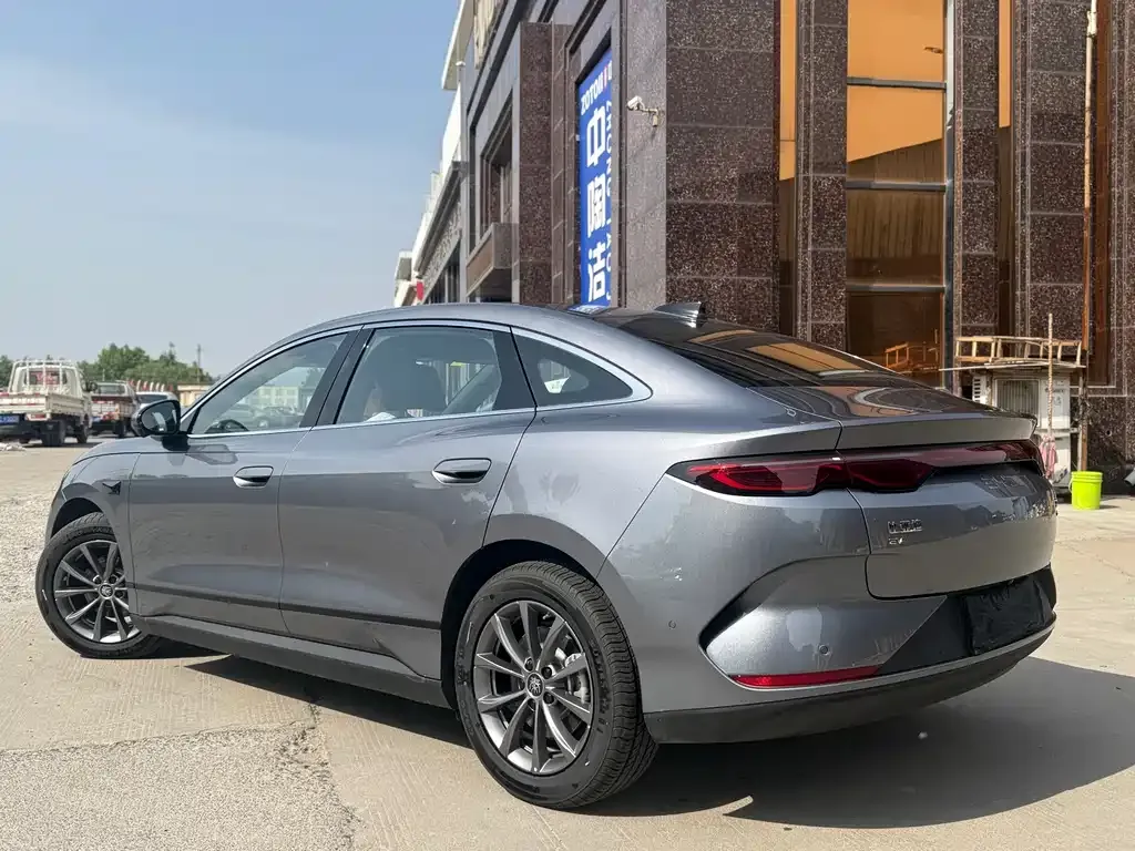 BYD Qin L — фото 10