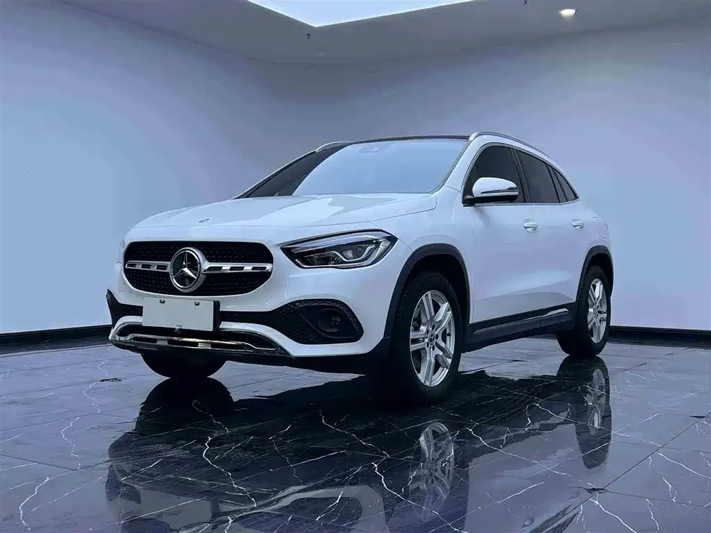 Mercedes-Benz GLA — фото 1