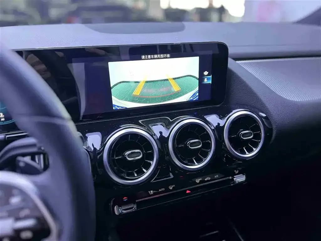 Mercedes-Benz GLA — фото 8