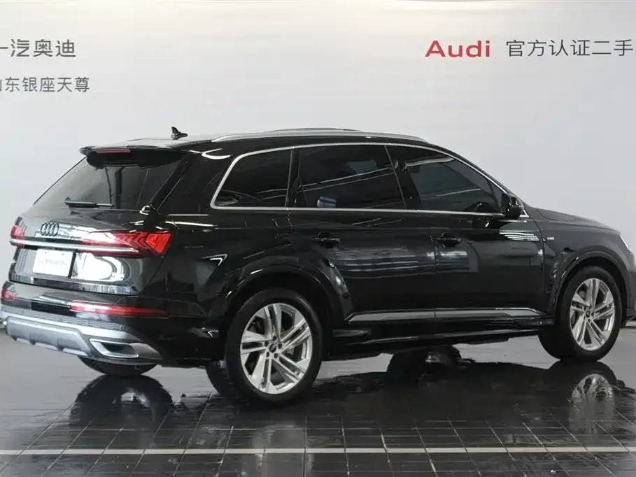 Audi Q7 — фото 6