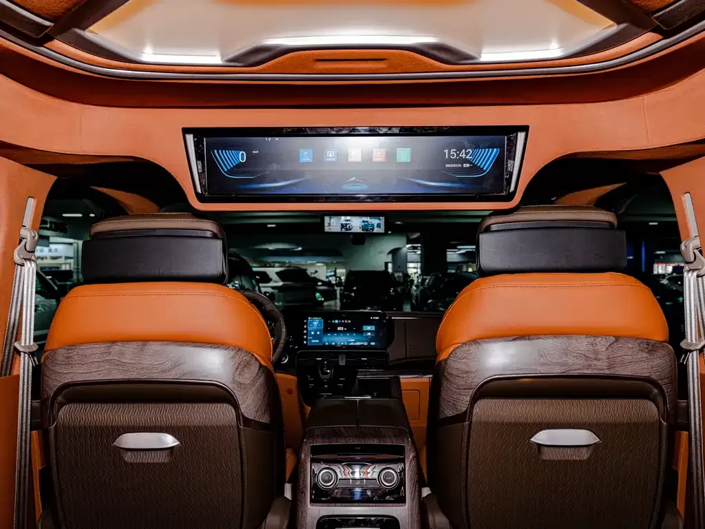 Ford Tourneo — фото 9