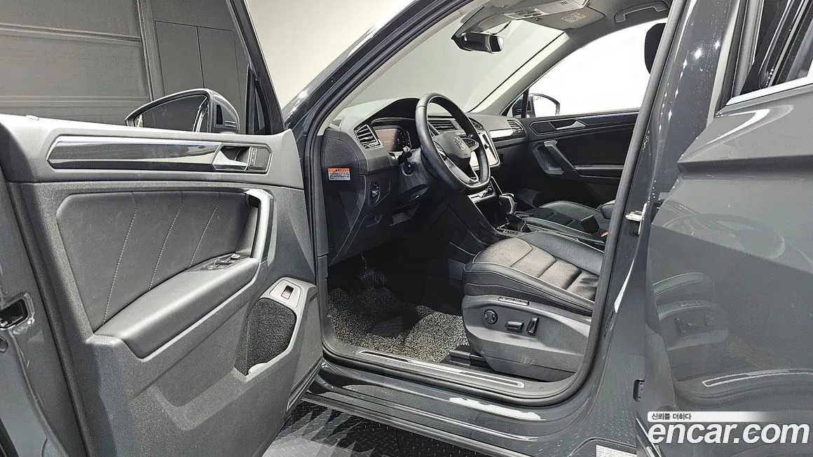Volkswagen Tiguan — фото 8