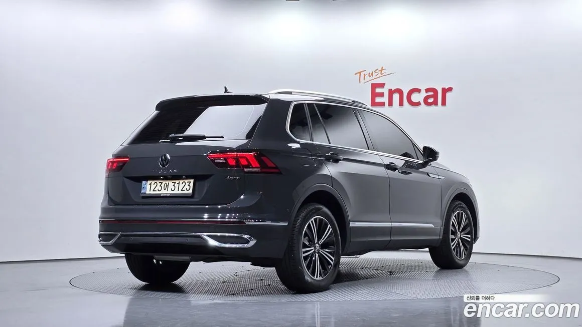 Volkswagen Tiguan — фото 5