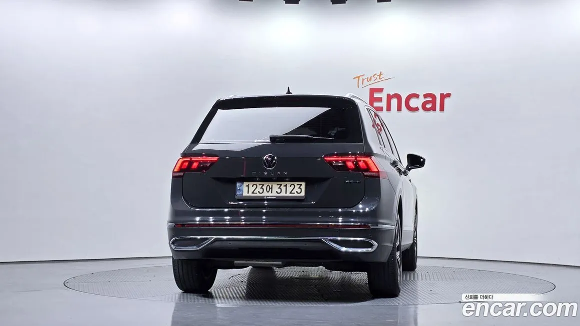 Volkswagen Tiguan — фото 2
