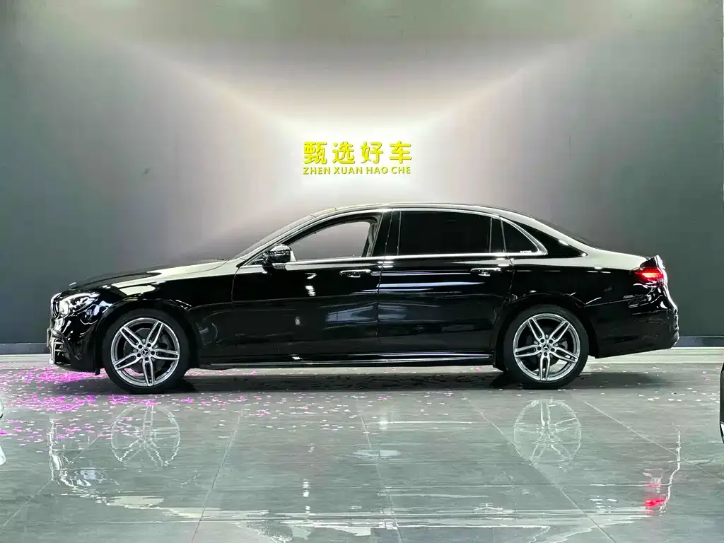 Mercedes-Benz E-Class — фото 2