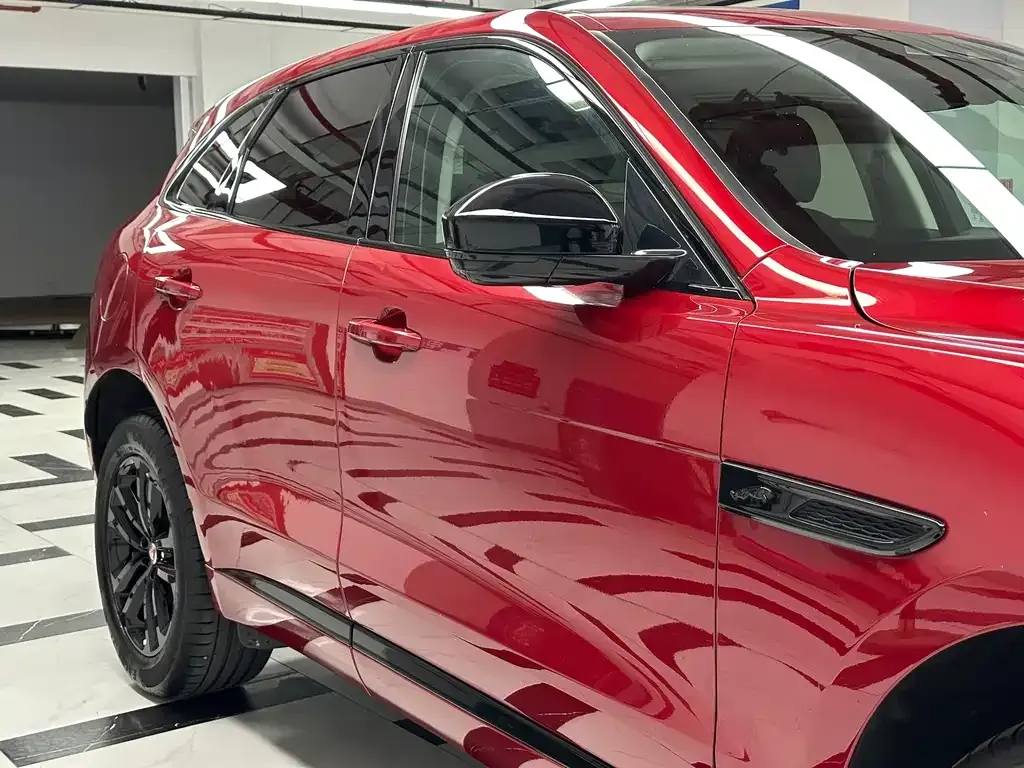 Jaguar F-PACE — фото 3