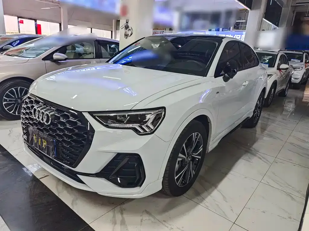 Audi Q3 Sportback — фото 1
