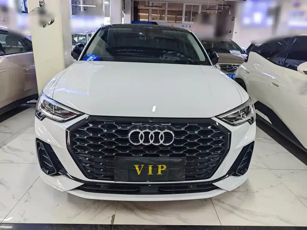 Audi Q3 Sportback — фото 9