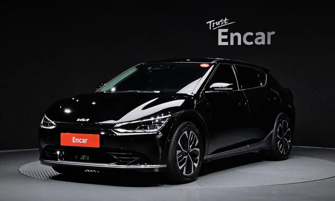 Kia EV6 — фото 1