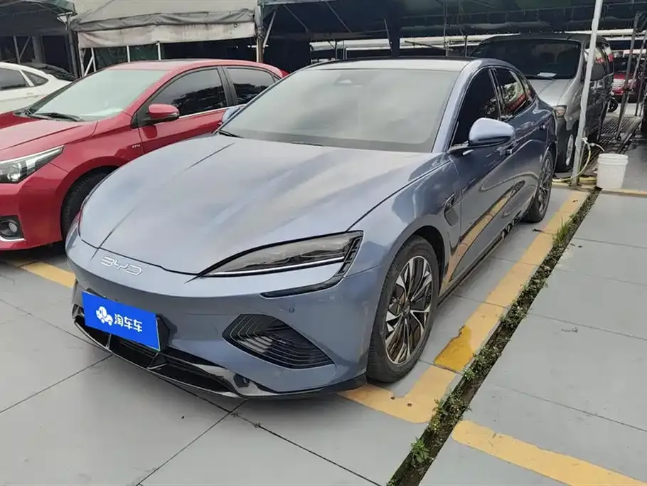 BYD Seal — фото 1