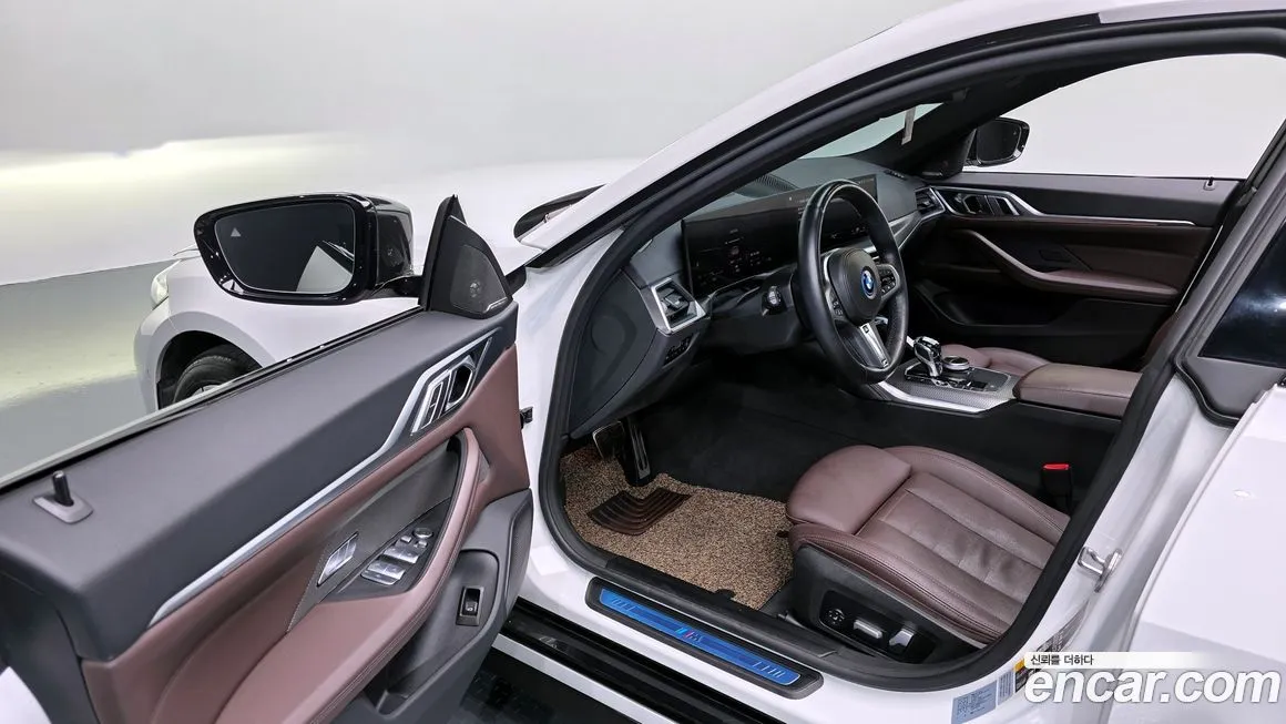 BMW i4 — фото 8