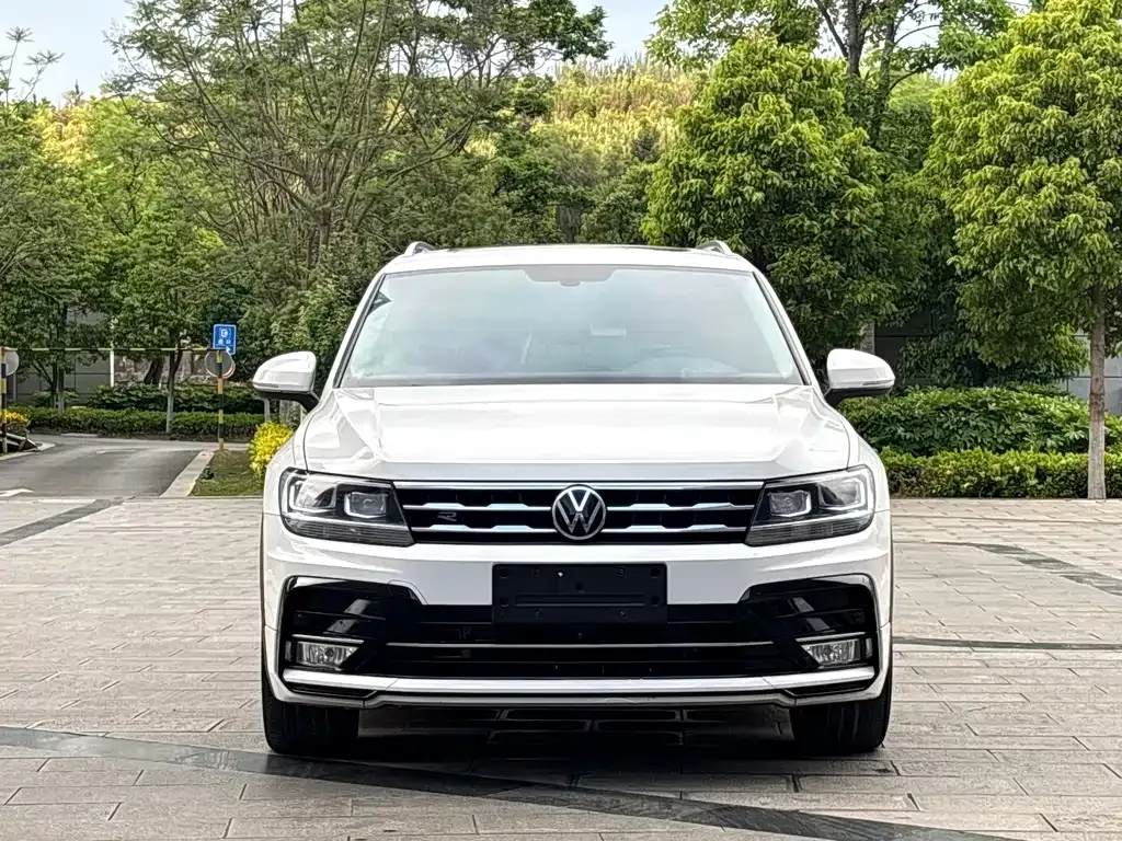 Volkswagen Tiguan L — фото 4