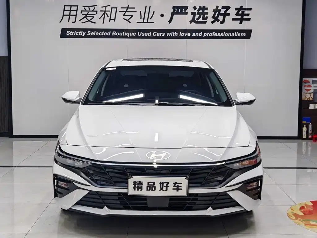 Hyundai Elantra — фото 3