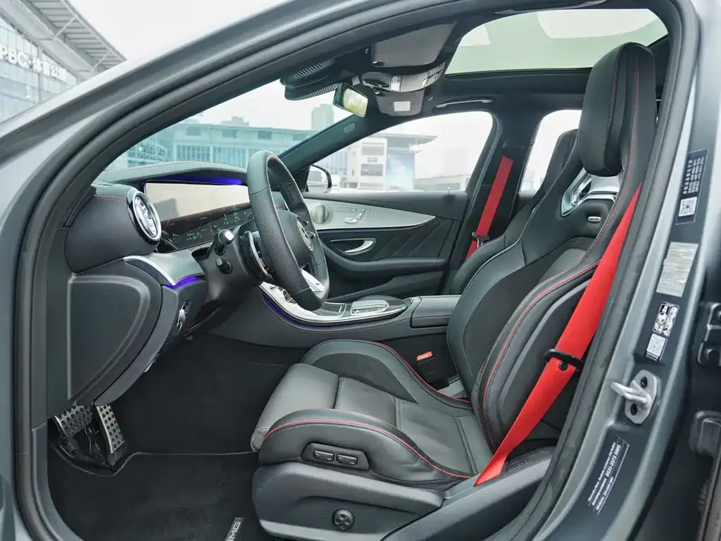 Mercedes-Benz E-Class AMG — фото 10