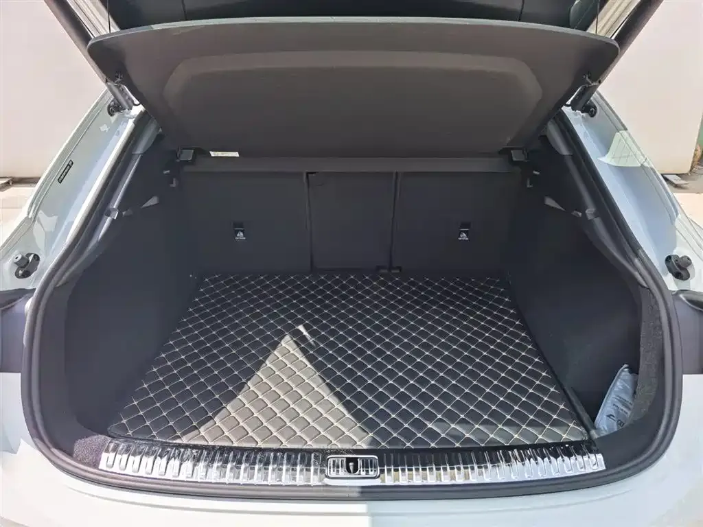 Audi Q3 Sportback — фото 7