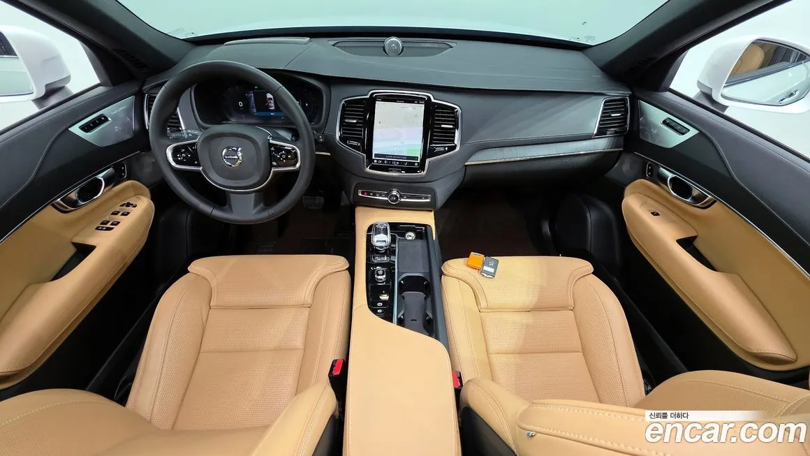 Volvo XC90 — фото 10