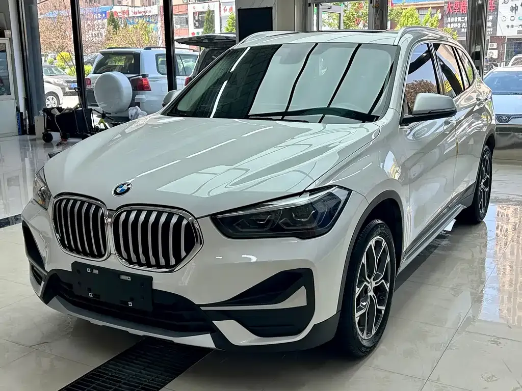 BMW X1 — фото 1