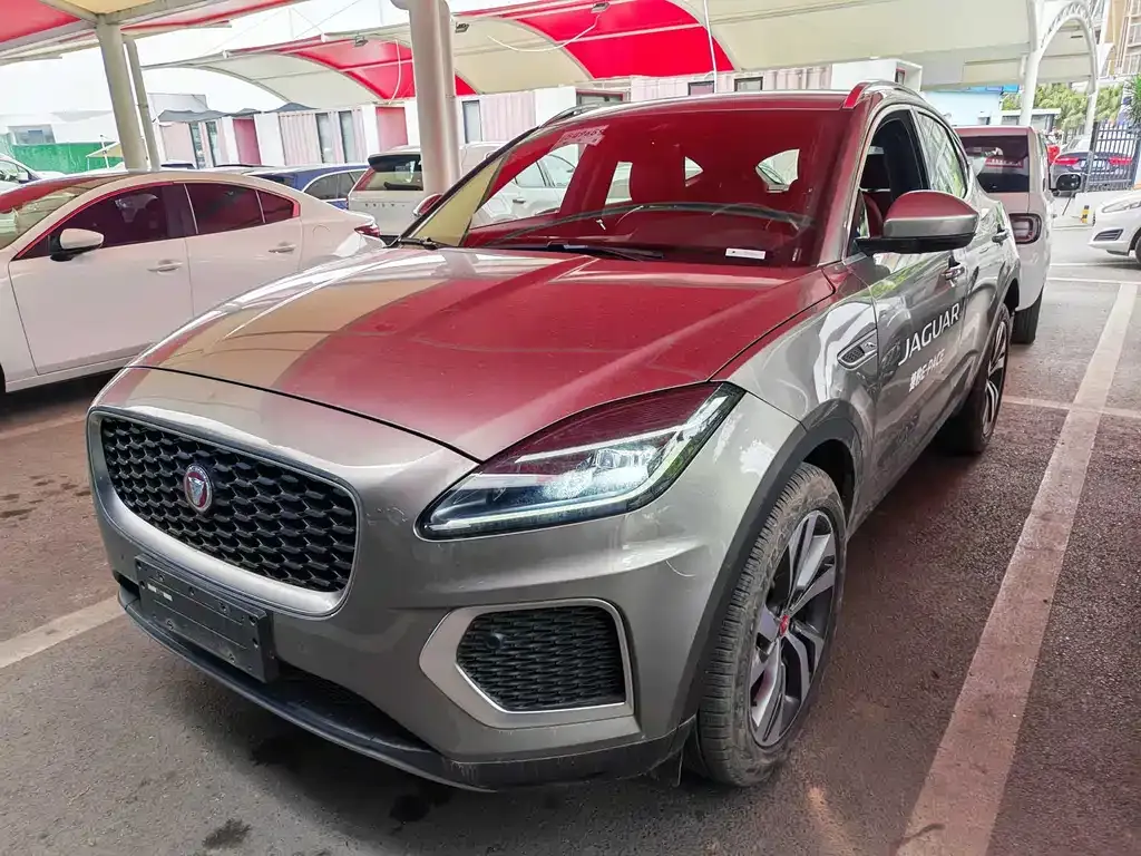 Jaguar E-PACE — фото 1