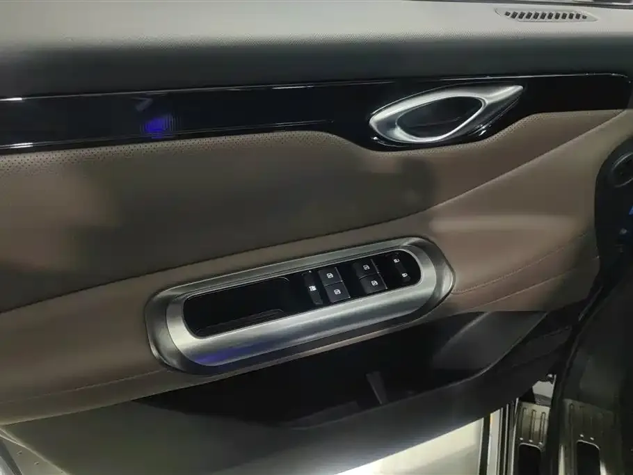 GAC Motor Trumpchi E8 — фото 3