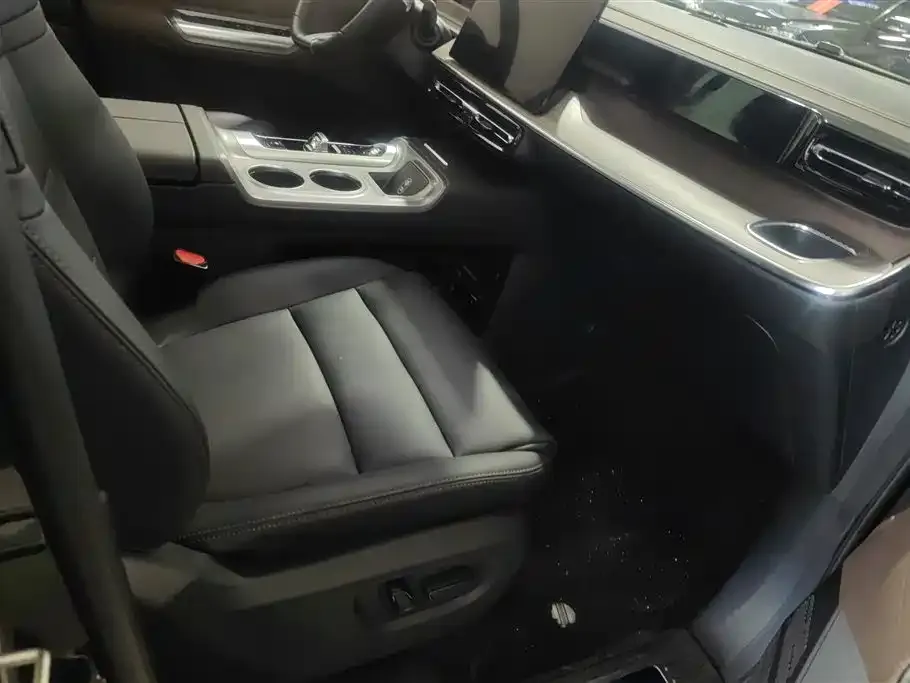 GAC Motor Trumpchi E8 — фото 2