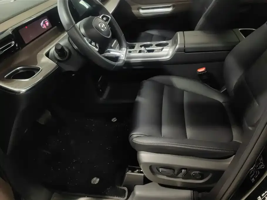 GAC Motor Trumpchi E8 — фото 4