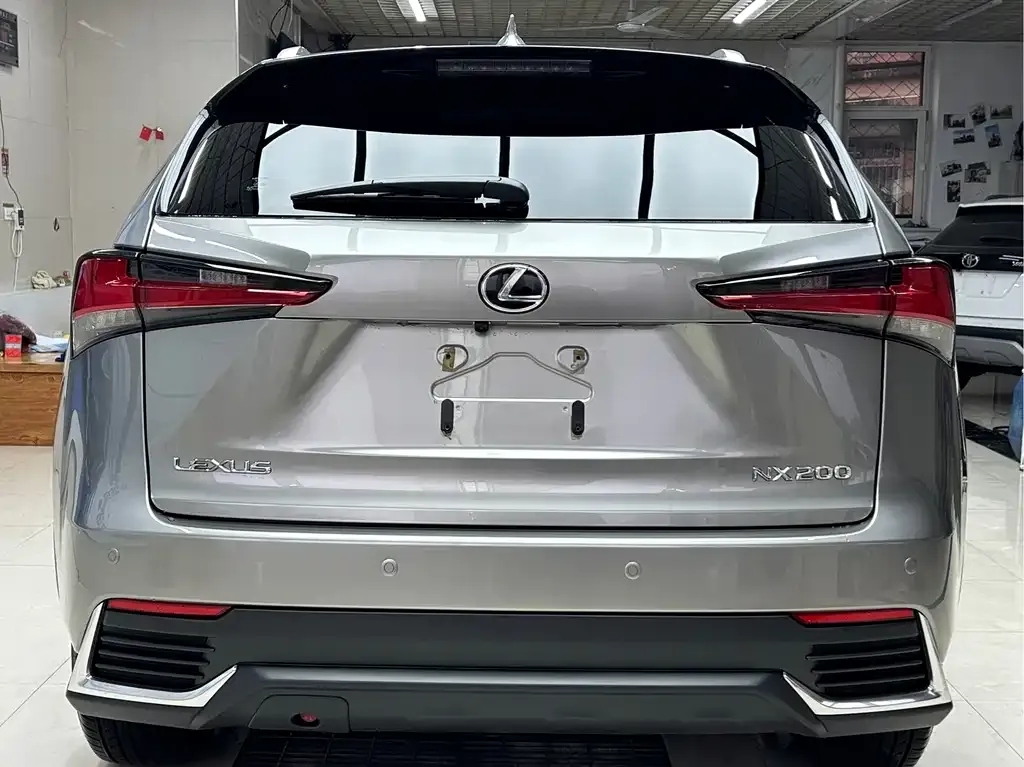 Lexus NX — фото 10