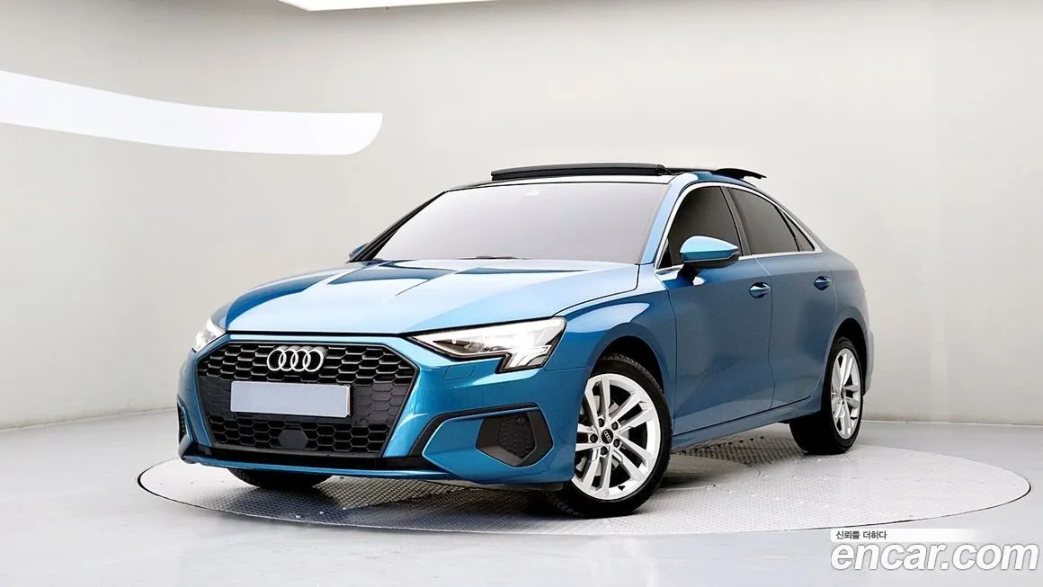 Audi A3 — фото 1
