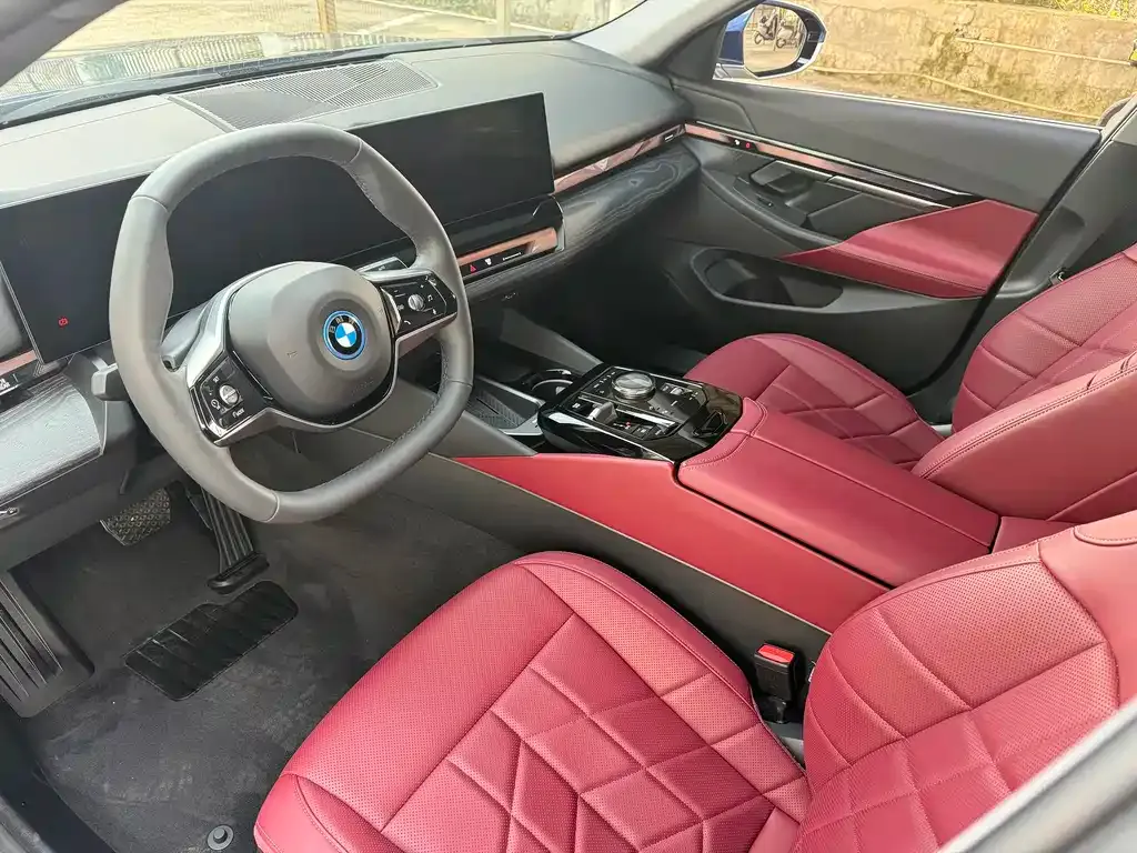 BMW i5 — фото 5