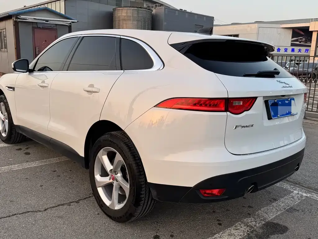 Jaguar F-PACE — фото 5
