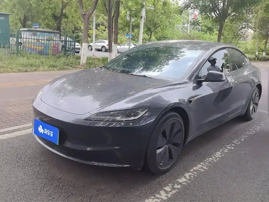 Tesla Model 3 — фото 1