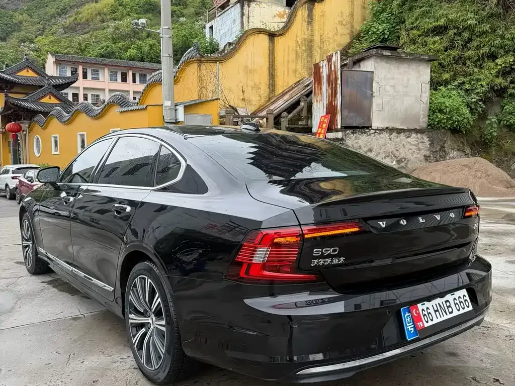 Volvo S90 — фото 10