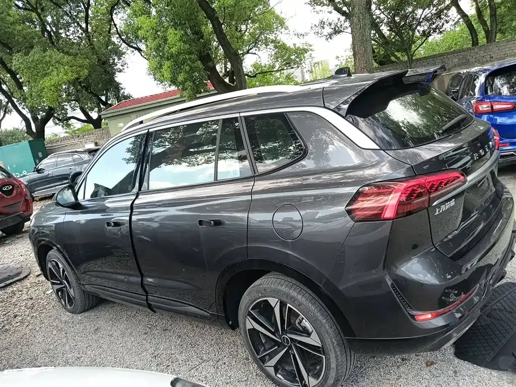 Roewe RX5 MAX — фото 10