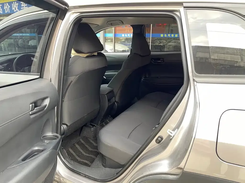 Toyota Corolla Cross — фото 2