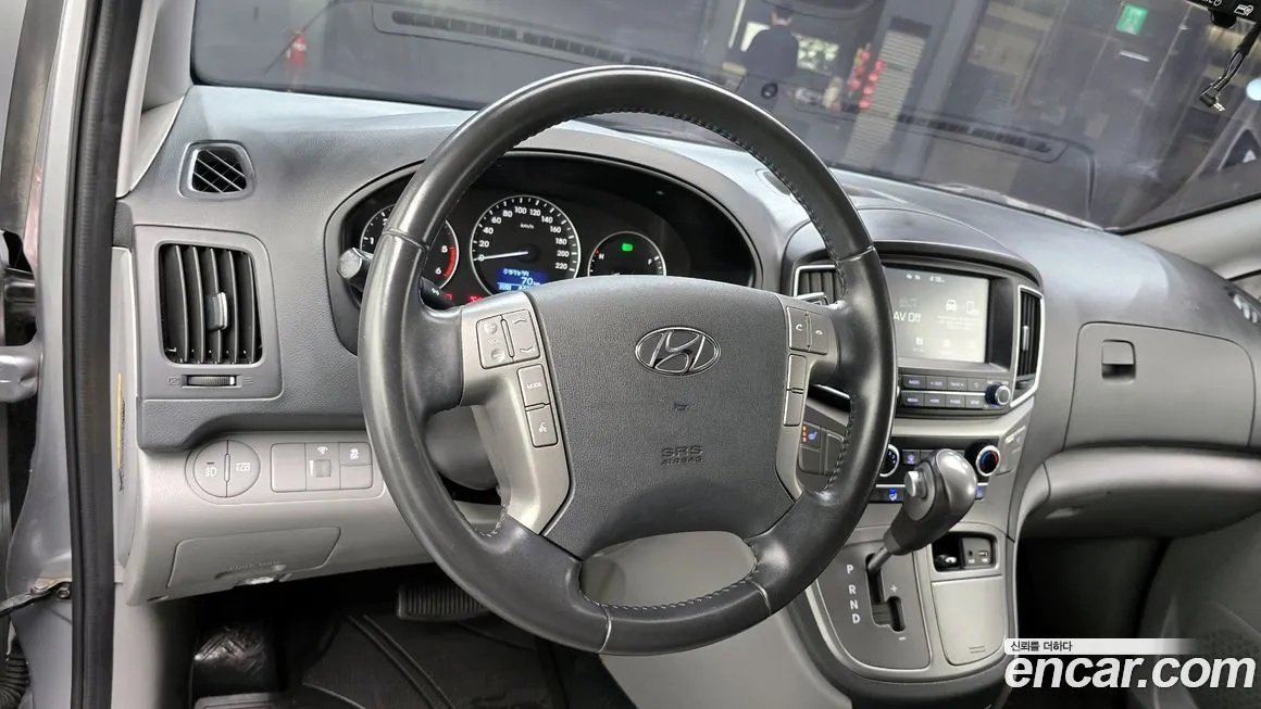 Hyundai Starex — фото 3