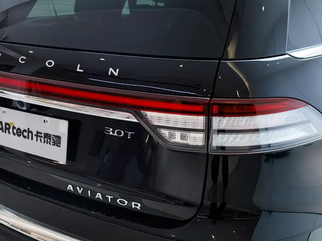 Lincoln Aviator — фото 7