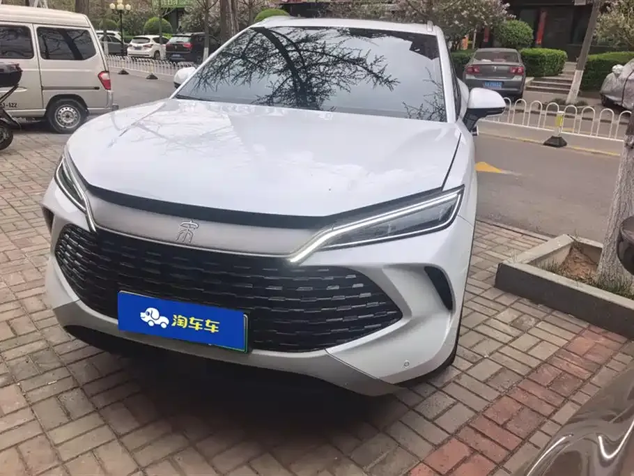 BYD L DM-i — фото 1