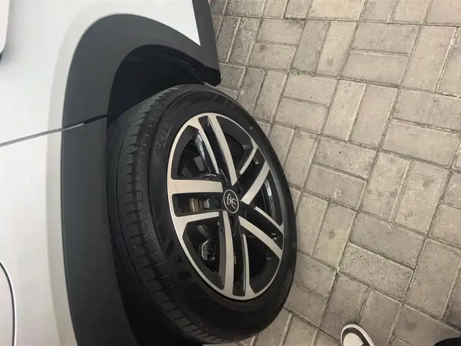 BYD L DM-i — фото 8