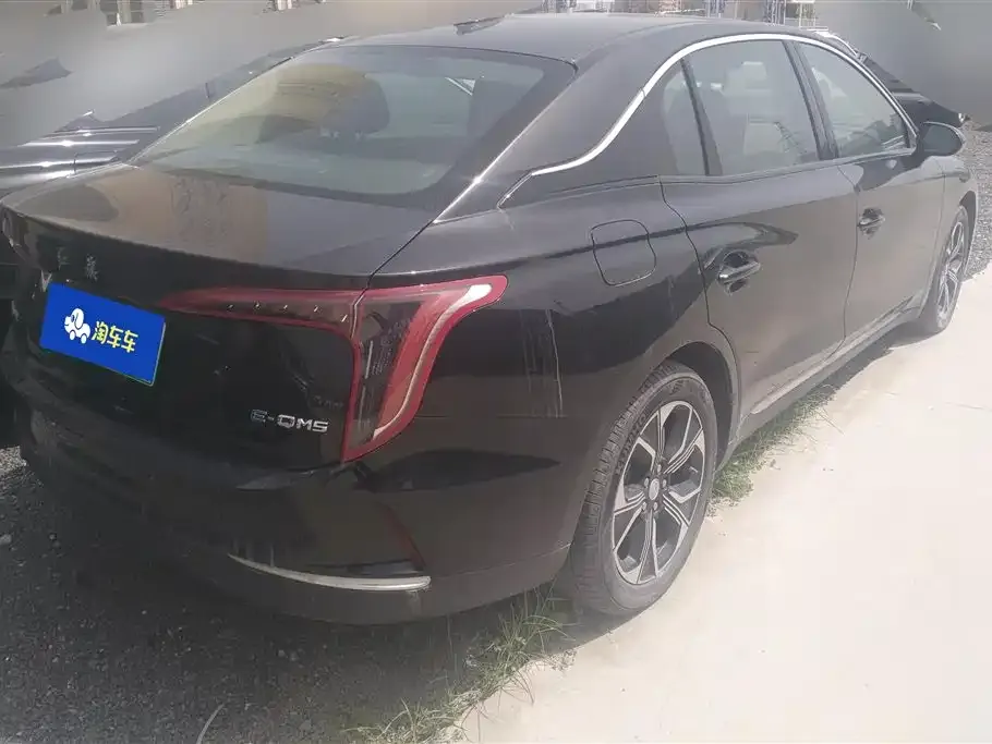 Hongqi E-QM5 — фото 10