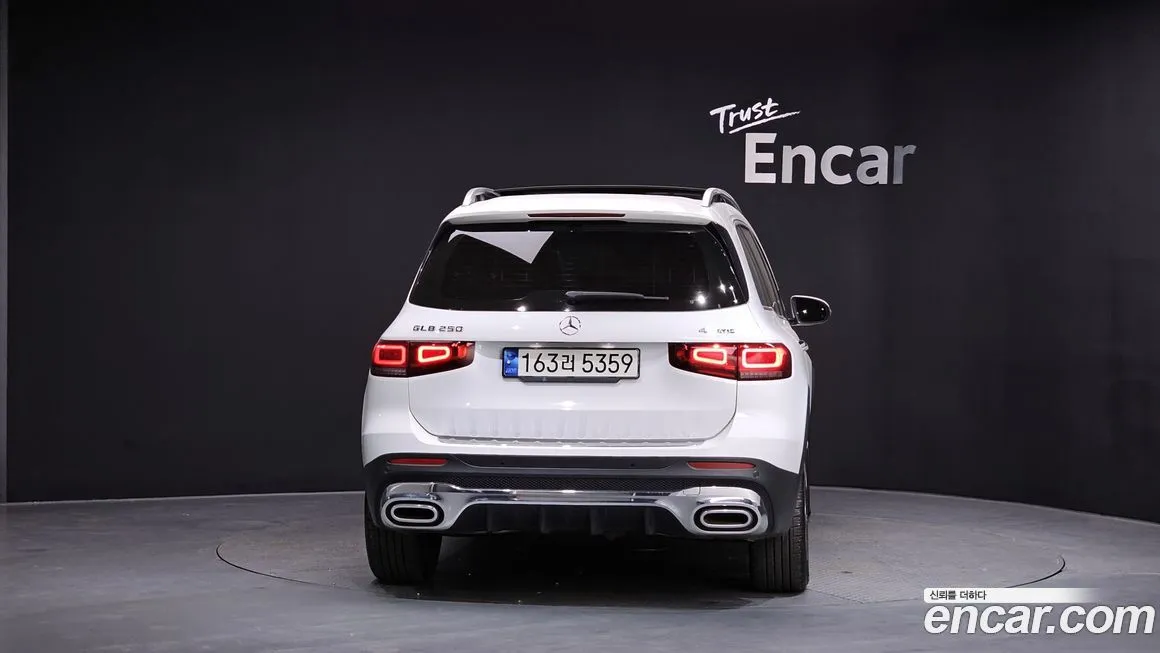Mercedes-Benz GLB-Class — фото 4