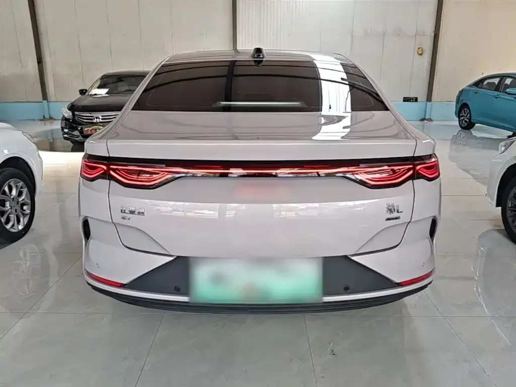 BYD Qin L — фото 4