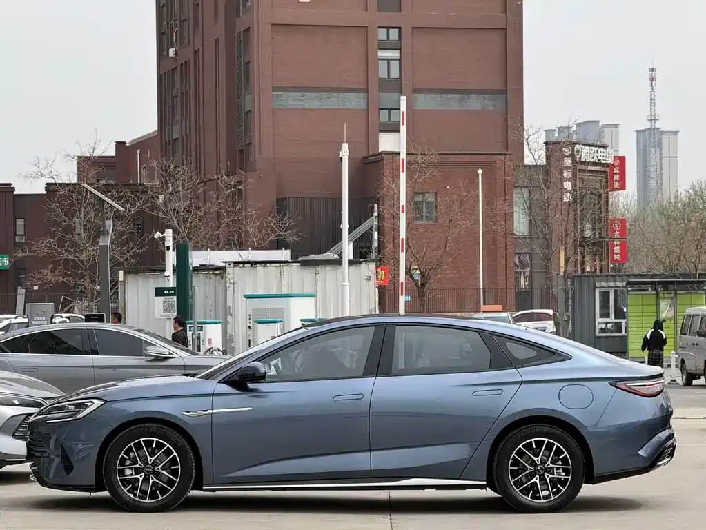 BYD Seal — фото 3