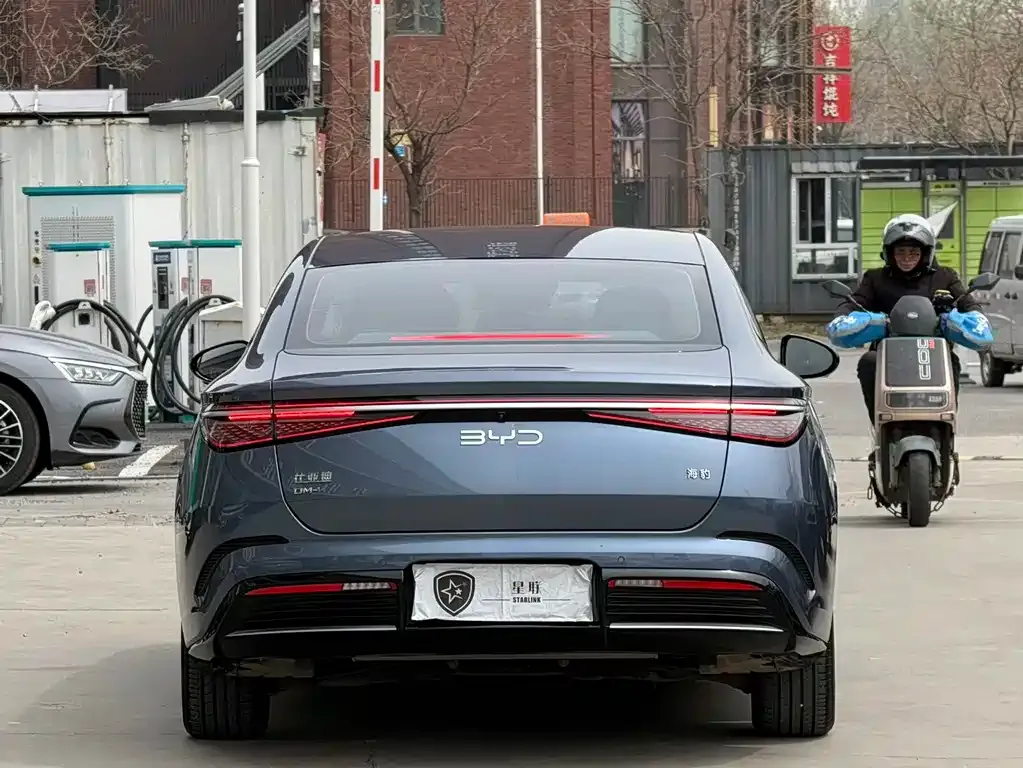 BYD Seal — фото 8