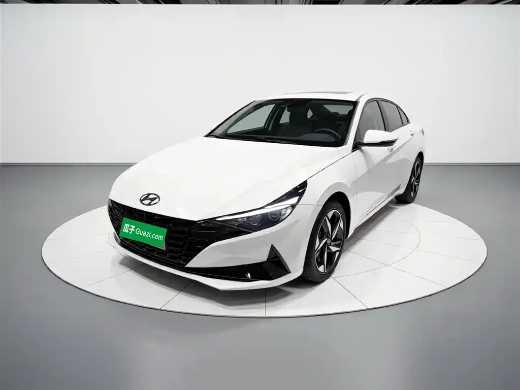 Hyundai Elantra — фото 4