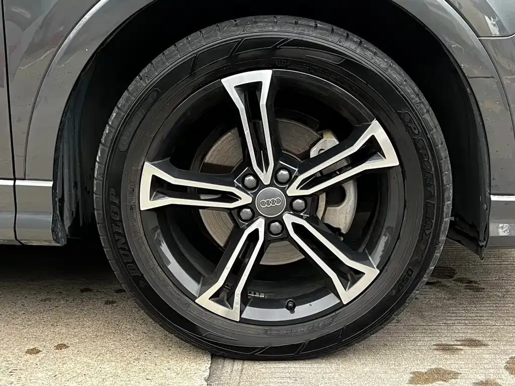 Audi Q3 — фото 10