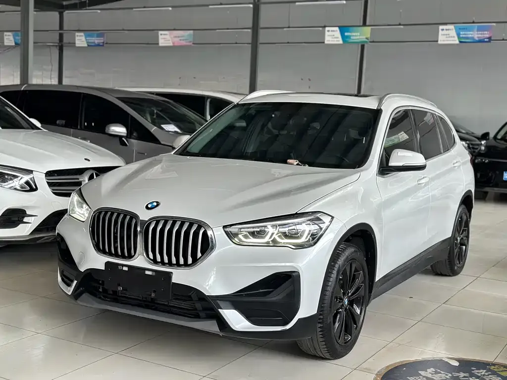 BMW X1 — фото 1