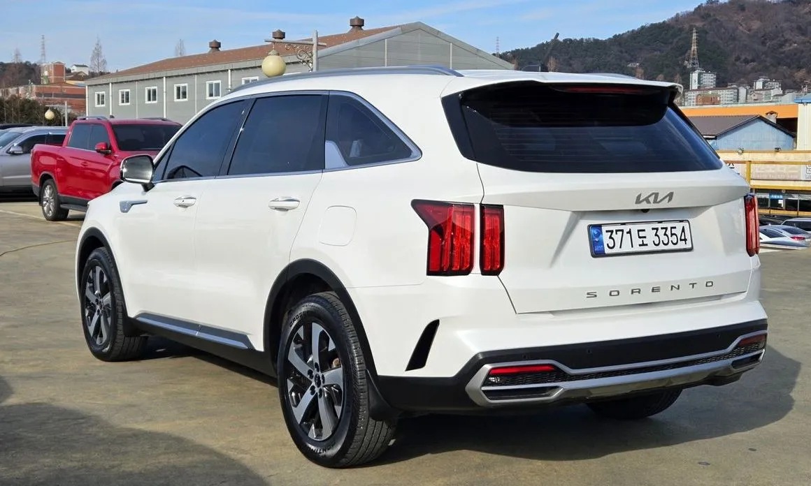 Kia Sorento — фото 8