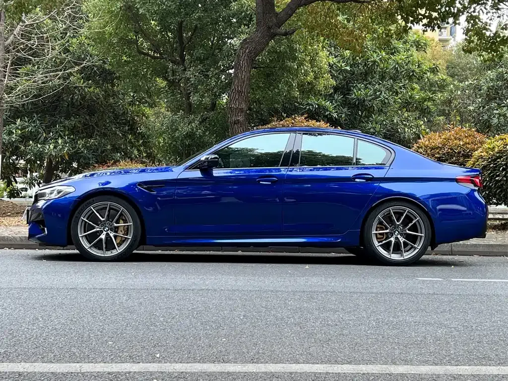 BMW M5 — фото 10