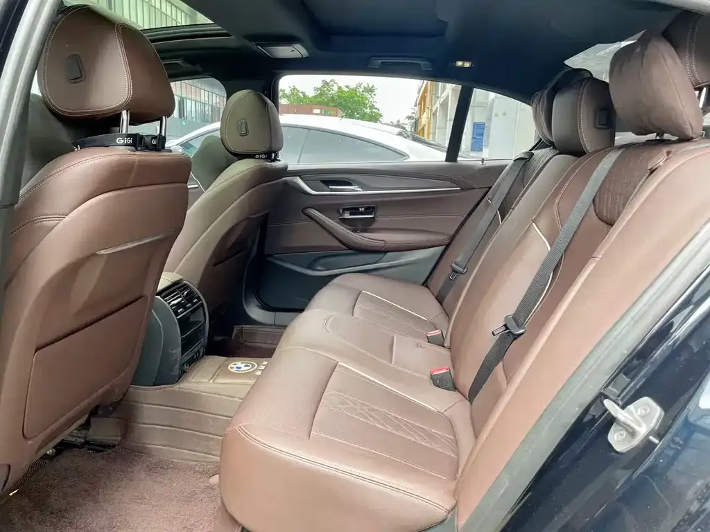 BMW 5 Series — фото 2