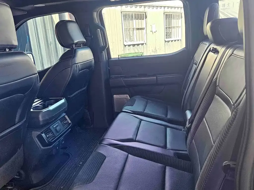 Ford F-150 Raptor — фото 10